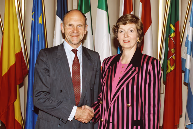 Fotografija 16: MEP Sir Christopher J. PROUT meets with guests