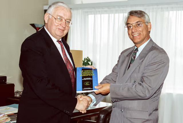 Foto 14: Egon KLEPSCH - EP President meets with guests at the EP in Strasbourg