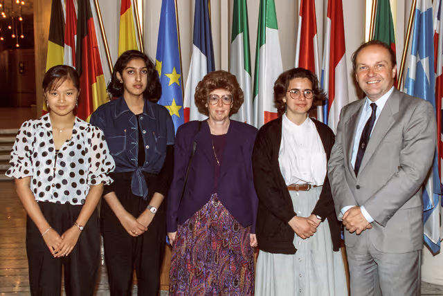 Fotografija 14: MEP Richard J. SIMMONDS meets guezsts at the E.P. in Strasbourg