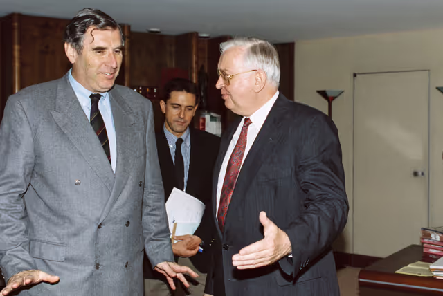 Foto 20: EP President - EGON KLEPSCH meets with a guest