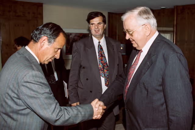 Foto 28: EP President - Egon KLEPSCH meets with guests