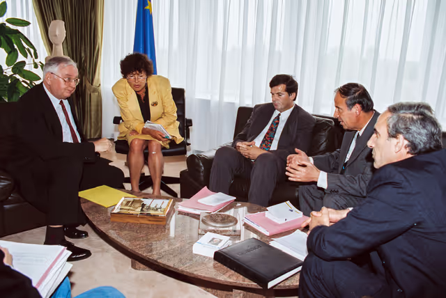 Foto 23: EP President - Egon KLEPSCH meets with guests