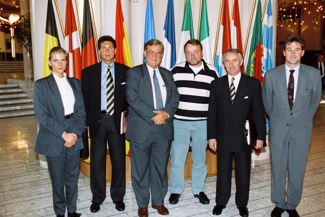 Fotografi 43: PSE MEPs with guests