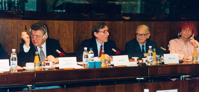 Φωτογραφία 2: ECON Committee - Exchange of views with the first President of the European Monetary Institute