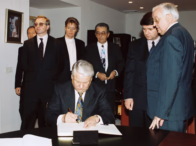 Fotagrafa 2: Russian President Boris YELTSIN makes a visit to the EP in Brusels