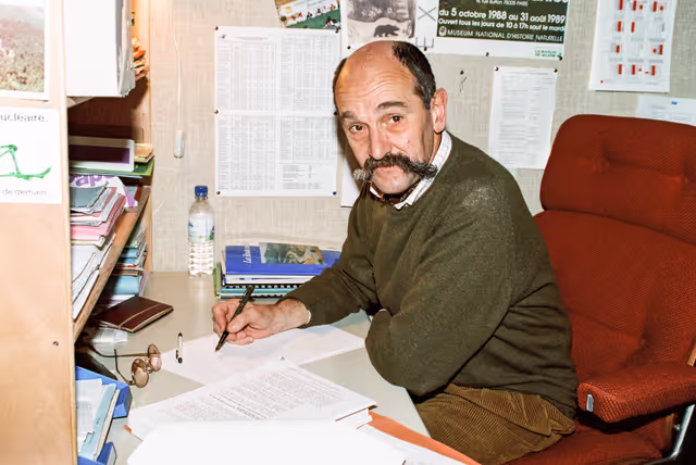 Fotografie 1: MEP Jean-Pierre RAFFIN at the European Parliament in Brussels