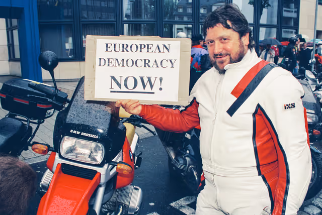 Foto 4: Demonstration against Motorbike's 100cv Limitation