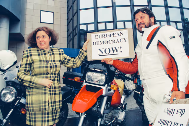 Foto 1: Demonstration against Motorbike's 100cv Limitation