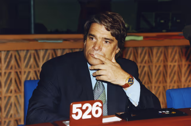 Bernard TAPIE in plenary session in Strasbourg.