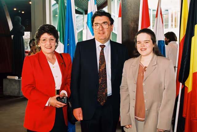 Φωτογραφία 1: Portrait of MEP John HUME