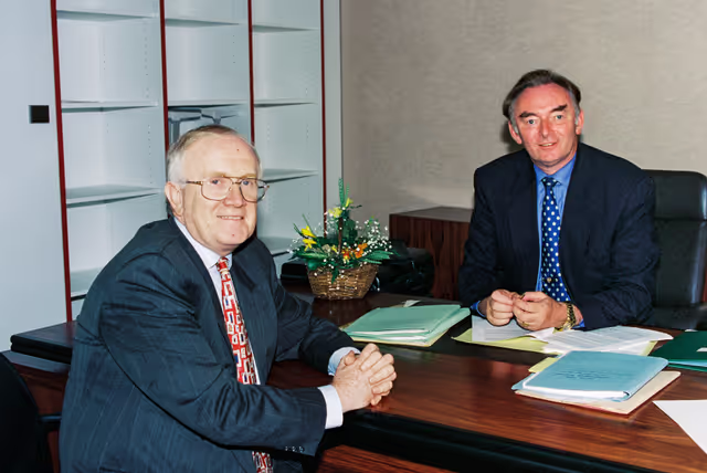 Fotografia 1: MEP Pat the Cope GALLAGHER meets with the European Commissioner for Social Affairs