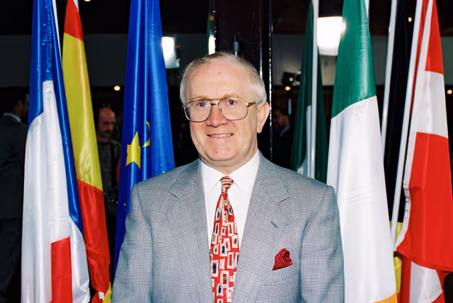 Fotografia 3: Portrait of MEP Pat the Cope GALLAGHER in Strasbourg