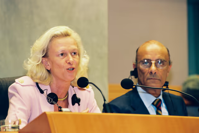 Foto 5: EP Vice-President Nicole FONTAINE presides over a plenary session in Brussels