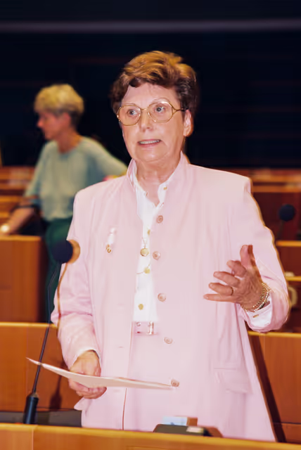 Foto 34: MEP Maren GUNTHER speaks in plenary session in Brussels