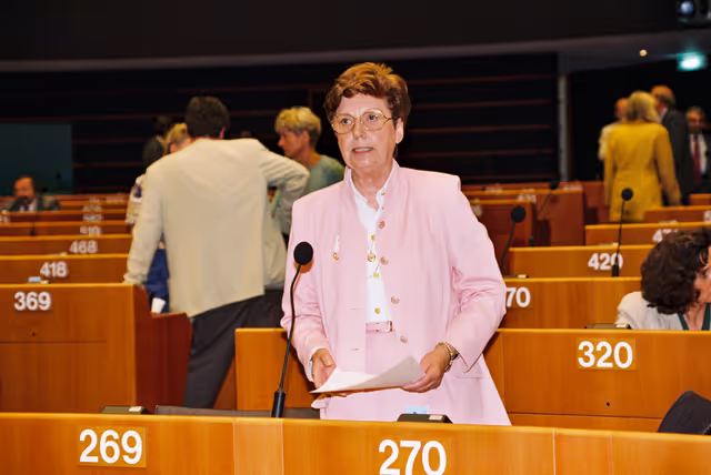 Foto 37: MEP Maren GUNTHER speaks in plenary session in Brussels