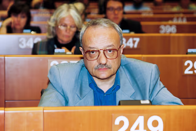 Foto 44: MEP Rinaldo BONTEMPI atends a plenary session in Brussels