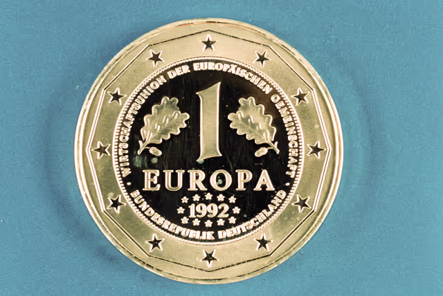 Снимка 1: Concept coin of 1 euro