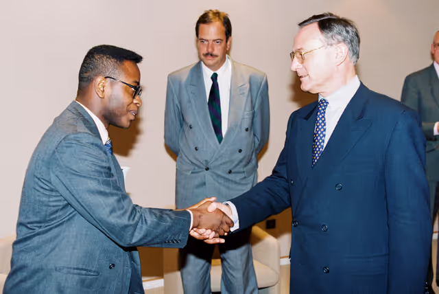 Снимка 6: EP President with an African guest in Strasbourg