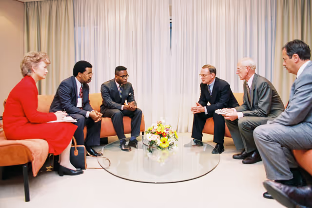 Снимка 2: EP President with an African guest in Strasbourg