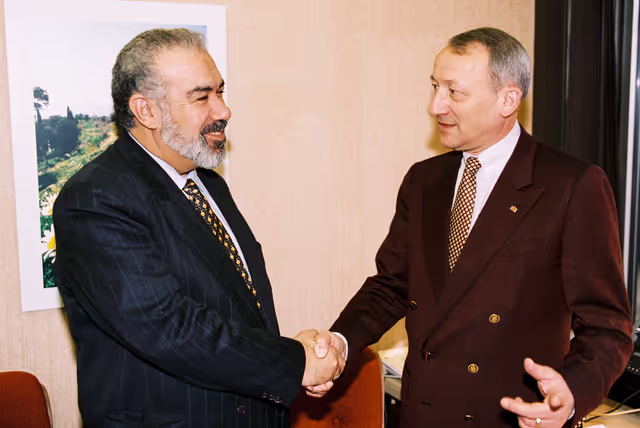 Foto 2: Mep Peter Michael MOMBAUR meets with a guest