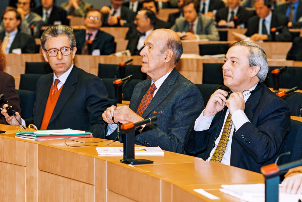 Roundtable on the Euro