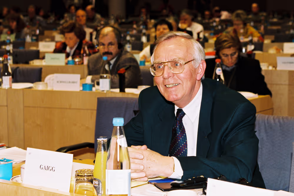 Roundtable on the Euro