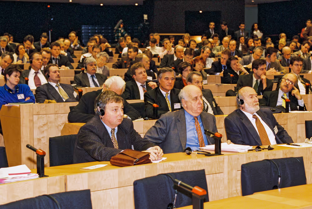 Roundtable on the Euro