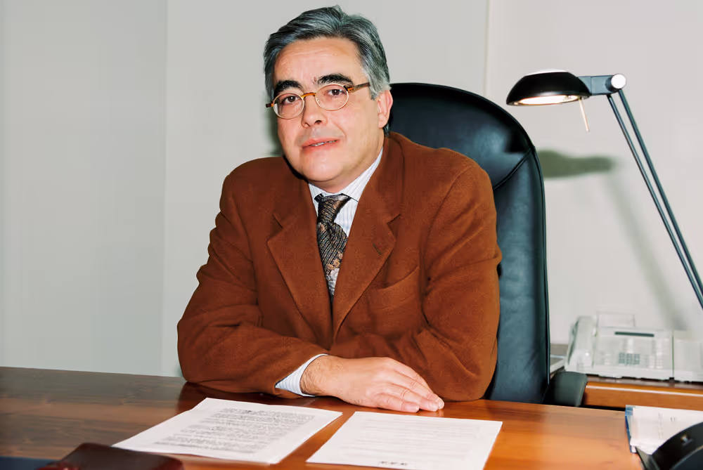 Portrait of MEP Luis MARINHO in his office in Brussels