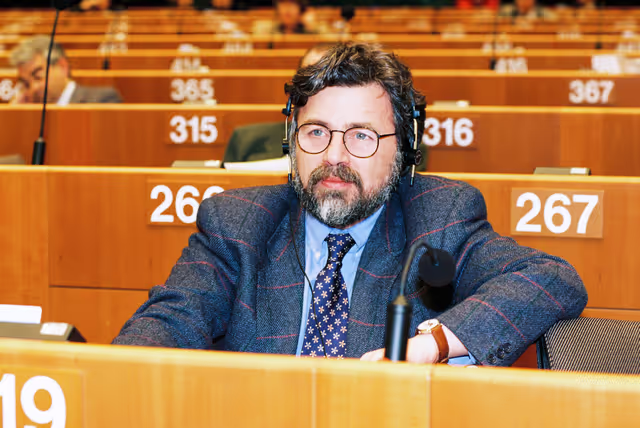 Photo 4: Plenary session in Brussels