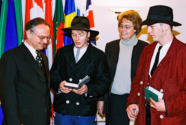 Fotografia 5: EP President meets with German youngsters taking part in the Youth Conference in Brussels