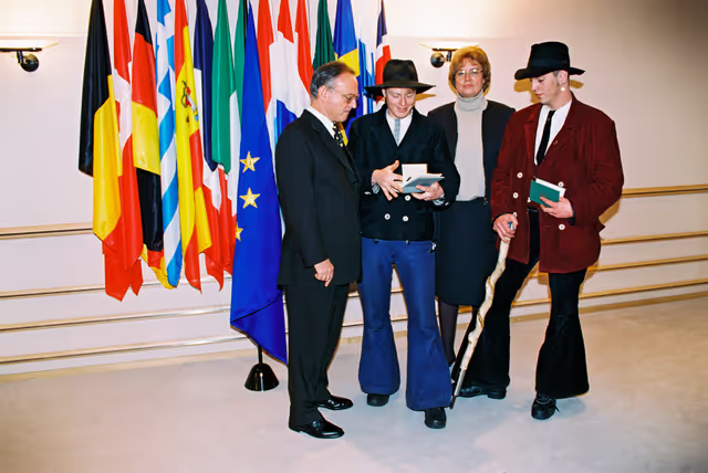 Fotografia 2: EP President meets with German youngsters taking part in the Youth Conference in Brussels