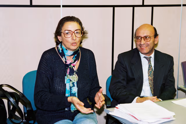 Fotografie 6: Spanish MEPs of the GUE-NGL group with visitors in Strasbourg