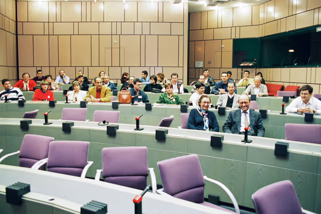 Fotografie 5: Spanish MEPs of the GUE-NGL group with visitors in Strasbourg