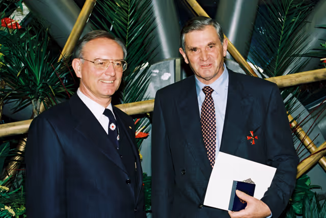 Suriet 41: German MEPs are awarded the German 'Verdienstkreuz' (Merit Cross of the Federal Republic of Germany)