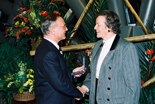 Suriet 21: German MEPs are awarded the German 'Verdienstkreuz' (Merit Cross of the Federal Republic of Germany)