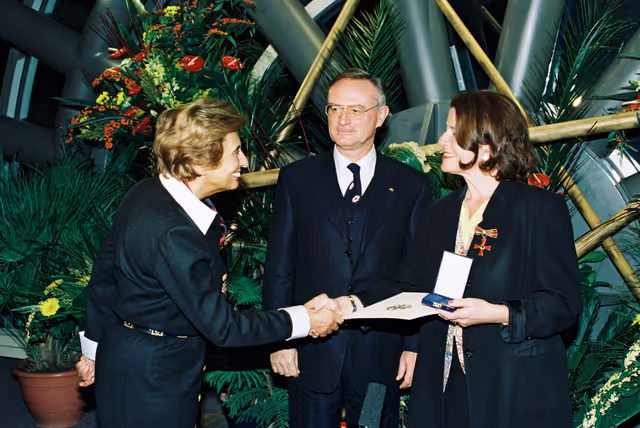 Suriet 6: German MEPs are awarded the German 'Verdienstkreuz' (Merit Cross of the Federal Republic of Germany)