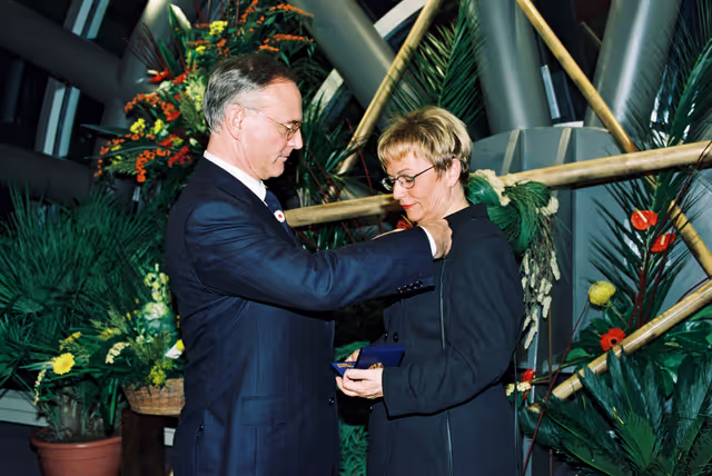 Suriet 9: German MEPs are awarded the German 'Verdienstkreuz' (Merit Cross of the Federal Republic of Germany)
