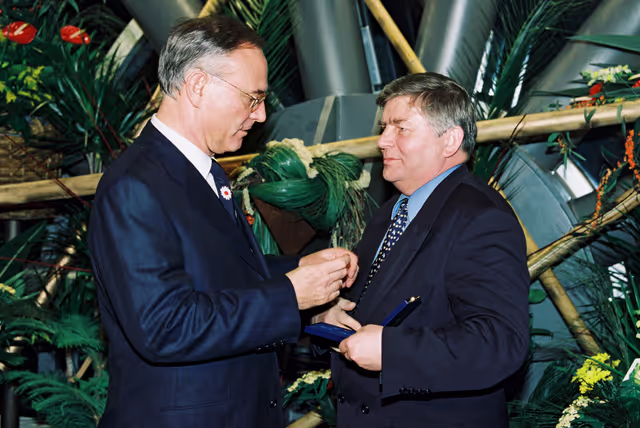 Suriet 44: German MEPs are awarded the German 'Verdienstkreuz' (Merit Cross of the Federal Republic of Germany)