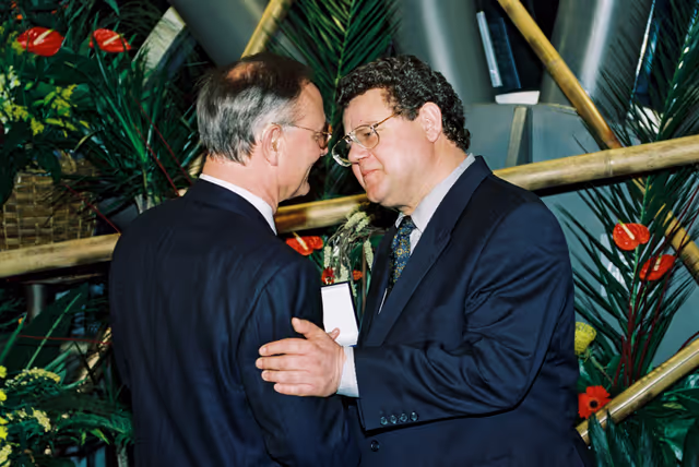 Suriet 7: German MEPs are awarded the German 'Verdienstkreuz' (Merit Cross of the Federal Republic of Germany)