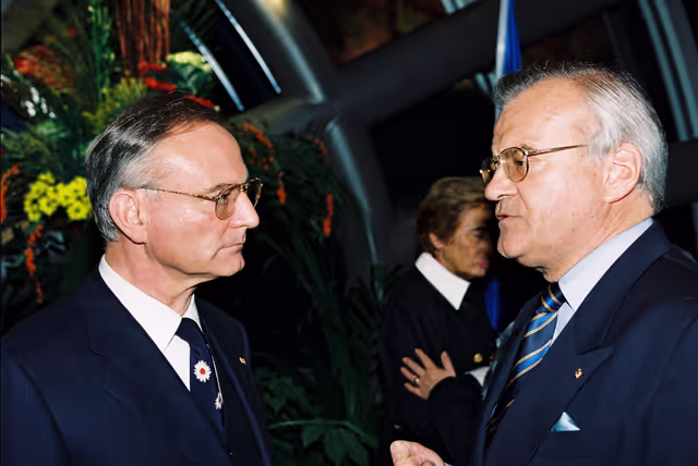 Suriet 2: German MEPs are awarded the German 'Verdienstkreuz' (Merit Cross of the Federal Republic of Germany)