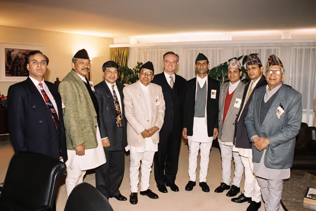 Fotografia 2: Klaus HANSCH EP President meets with delegation from Nepal