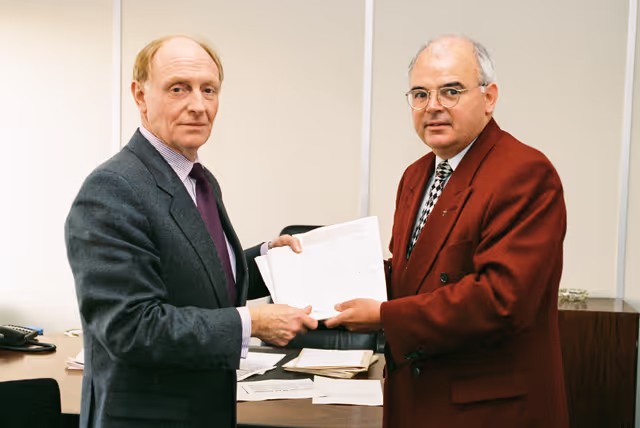 Fotogrāfija 11: MEPs Neil KINNOCK and Terence WYNN at the European Parliament in Strasbourg