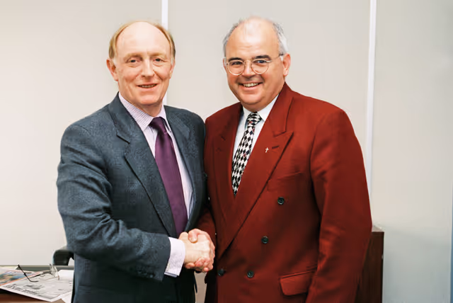 Fotogrāfija 10: MEPs Neil KINNOCK and Terence WYNN at the European Parliament in Strasbourg