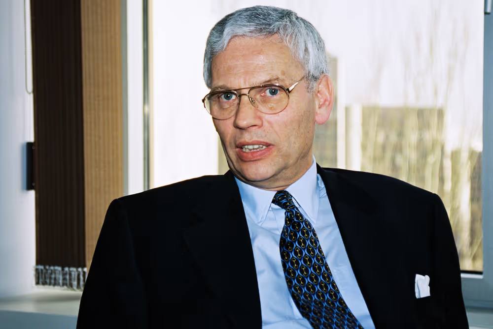 Interview with the European Commissioner for Relations with Central and Esatern Europe, CFSP and External Service