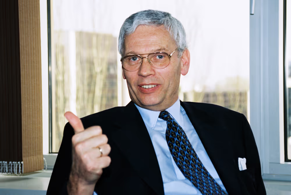 Interview with the European Commissioner for Relations with Central and Esatern Europe, CFSP and External Service