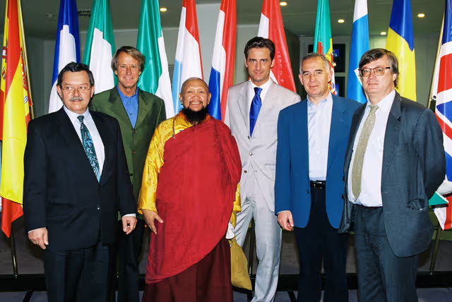 Снимка 2: Mep's Gerhard HAGER, Klaus LUKAS, Rolf LINKOHR meet with guests