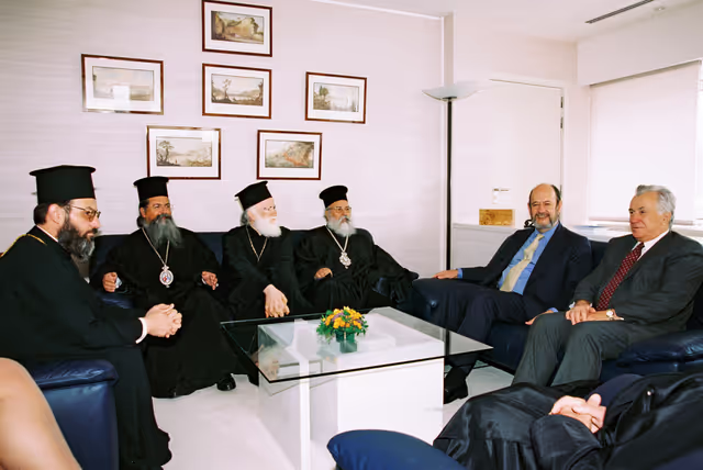 Foto 3: Jose Maria GIL ROBLES EP President, meets with religious leaders