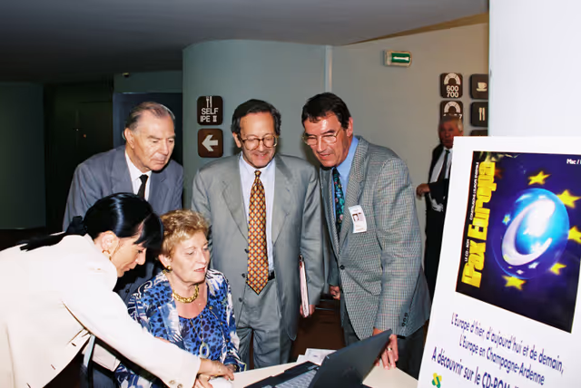 Foto 18: Presentation of the Pax Europa CD-Rom