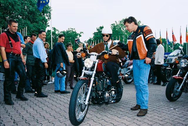 Fotografie 30: Start of a motorbike parade in Strasbourg