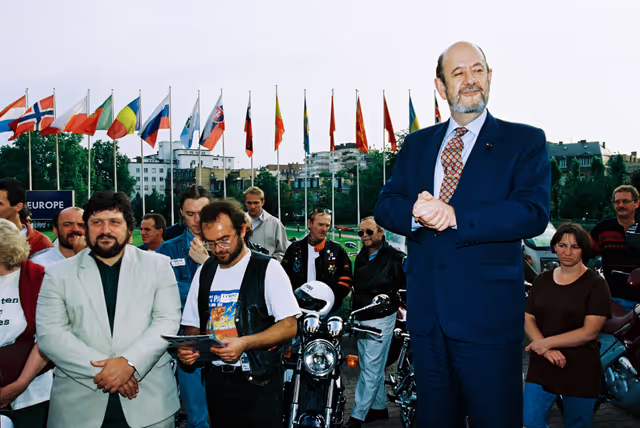 Fotografie 7: Start of a motorbike parade in Strasbourg
